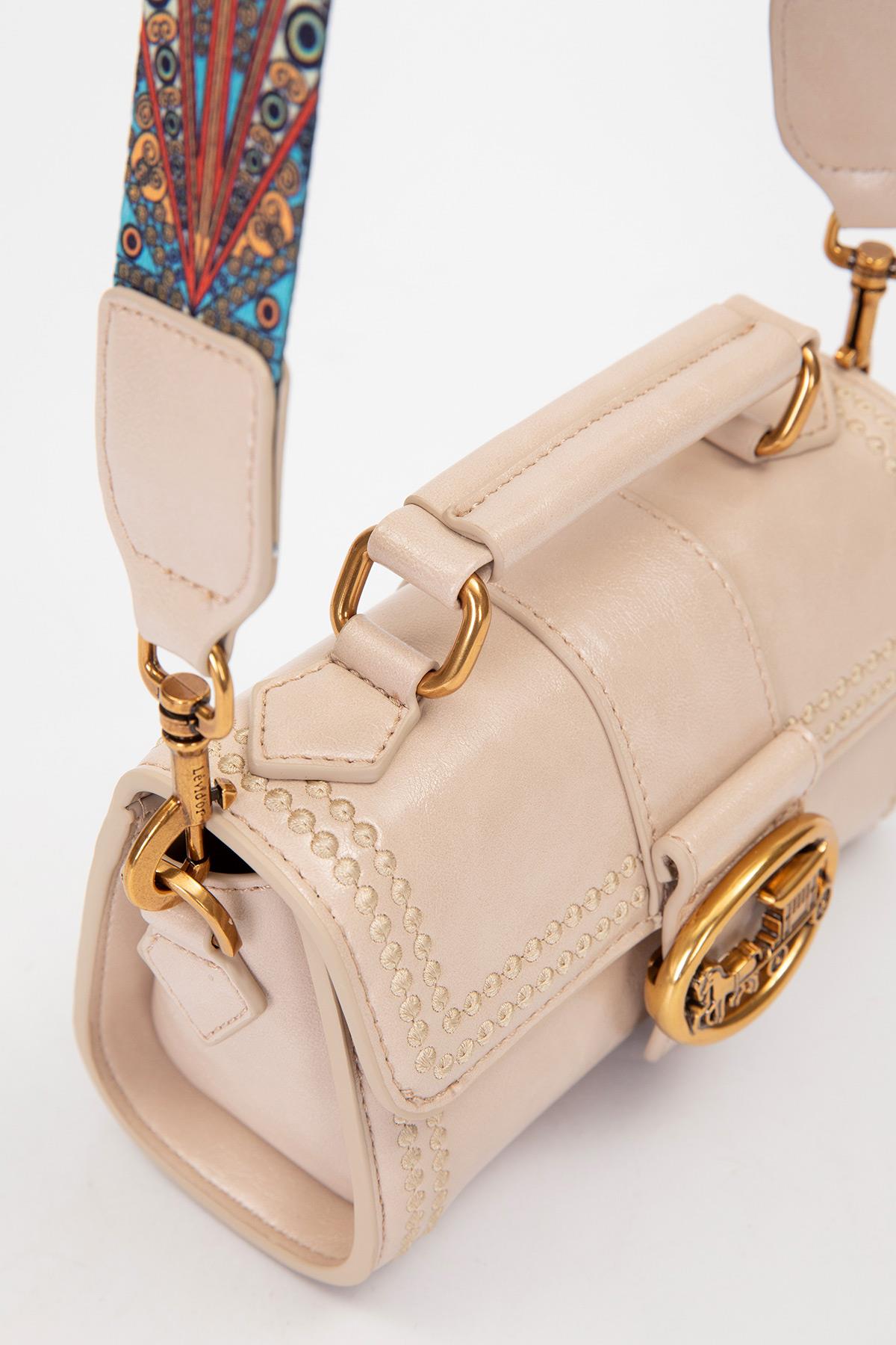 Siyah Benek Detay Omuz Çantası Siyah Benek Detay Omuz Çantası