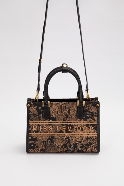 siyah nakış detaylı el çantası